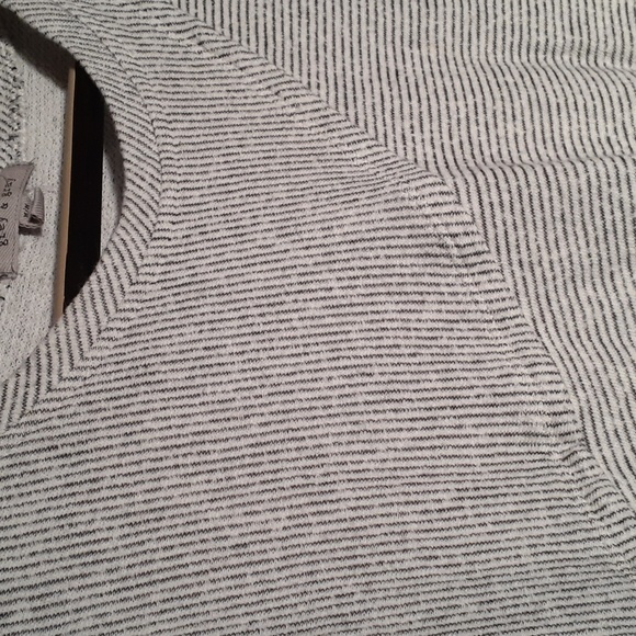 Grey & Gray womens cozy subtle black and gray top with waist tie size me… - Picture 3 of 8